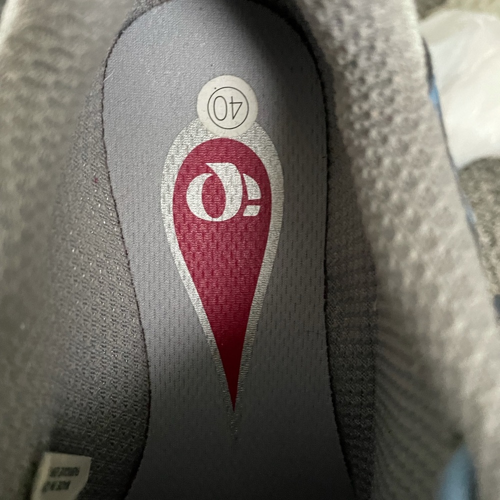 Pearl Izumi EU 40/US 7.5 cycling Shoes - Picture 2 of 4